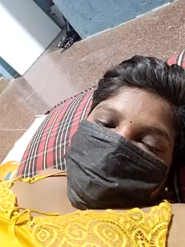 divyatamil143's cam snapshot