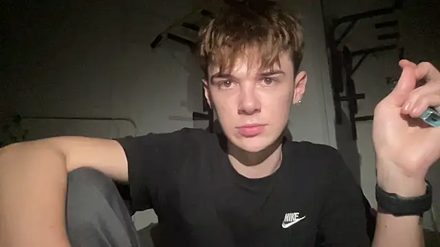 Milk_Guy's cam snapshot