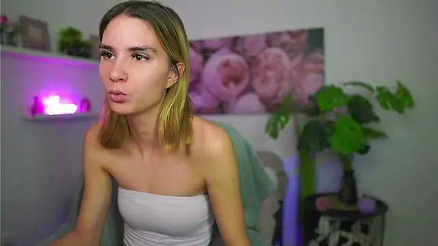 _Bella_Young's cam snapshot