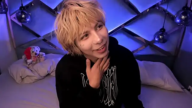 OliIverr22 live sex cam