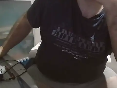 iron_boy80 live sex cam