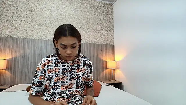 zoe_bermudez's cam snapshot