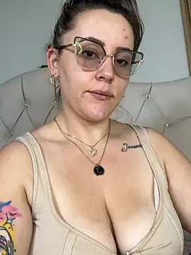 CurvyLust_x's cam snapshot