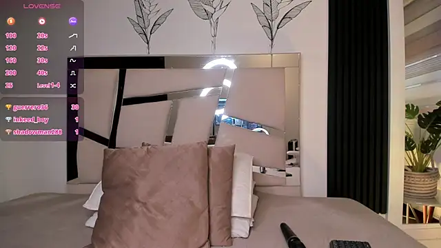 miss_catalinaa's cam snapshot