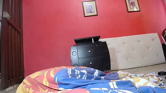 ScarleHot4ux's cam snapshot