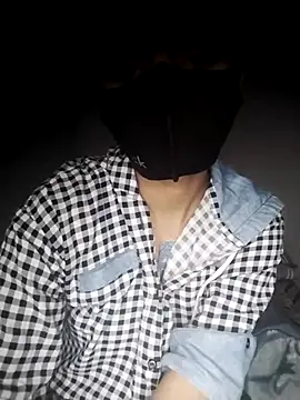 Sexey-Puja live sex cam