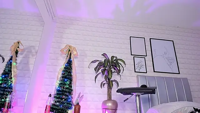 Lizzie-Evans's cam snapshot