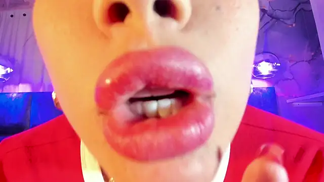 kiim_taaylor live sex cam