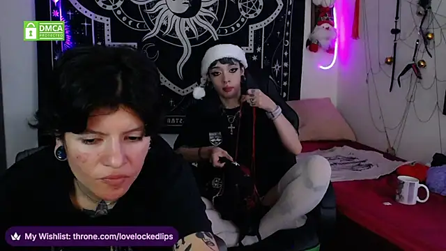 lovelockedlips live sex cam