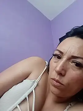 Laura_martin_'s cam snapshot