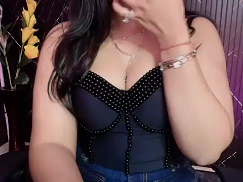 Pihu_9's cam snapshot