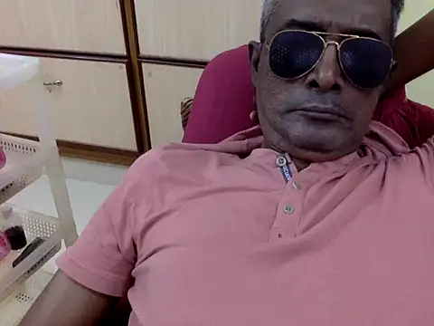 Lookin4Kinky_Partner's cam snapshot