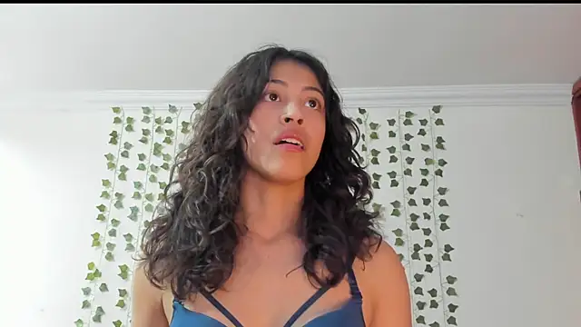 emily_jonessxx's cam snapshot