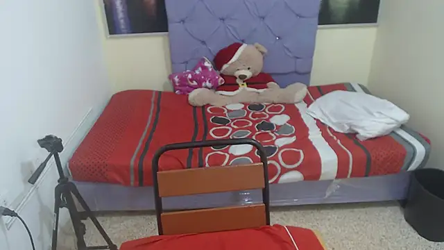 alison_sexxy's cam snapshot