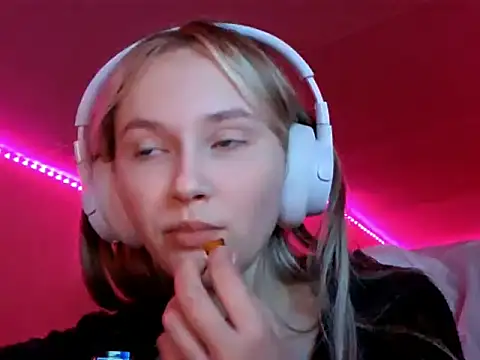 KarinRobertson live sex cam