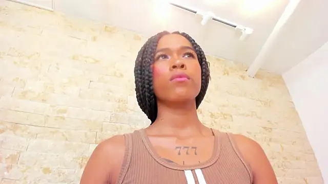 mia_roldan_'s cam snapshot