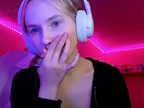 KarinRobertson's cam snapshot