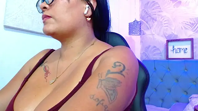 violletha's cam snapshot