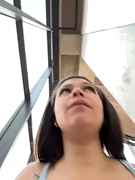 Alyshanon18's cam snapshot