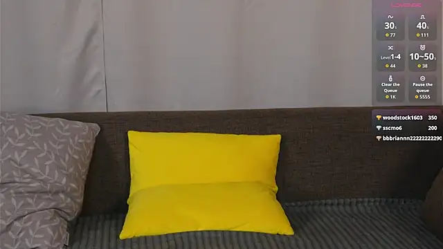 OpheliaSalotti live sex cam