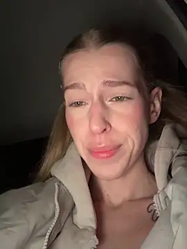 kira_mia live sex cam