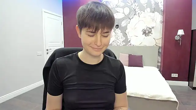 EmiliaYours live sex cam