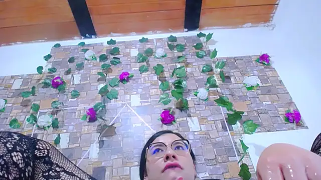 MaidenGame live sex cam