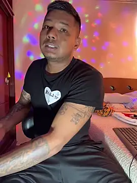 Saipuer31 live sex cam