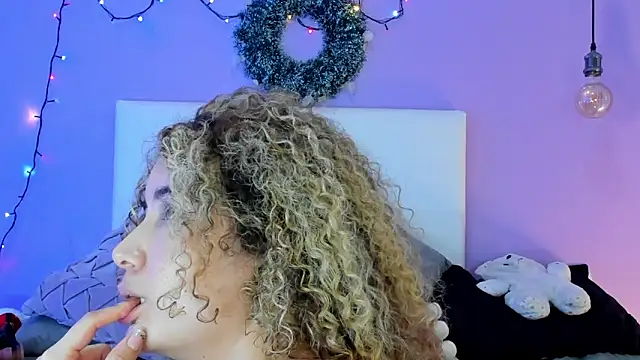 Charlotte11-11 live sex cam