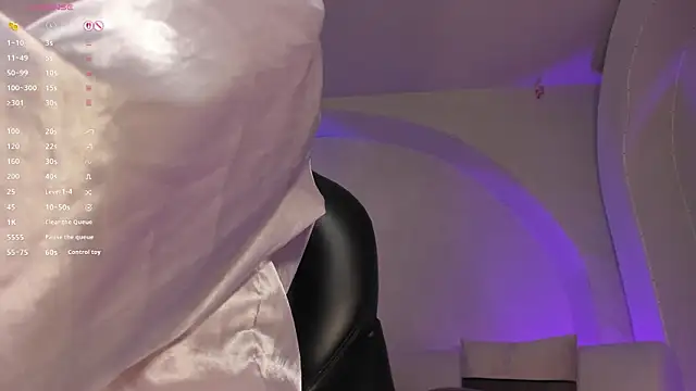 LizzHamilton__'s cam snapshot