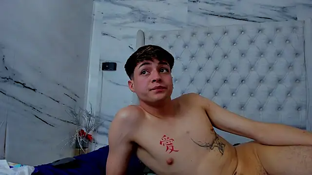 Ari_and_Storm's cam snapshot