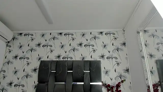 Ehotloveaxxx's cam snapshot