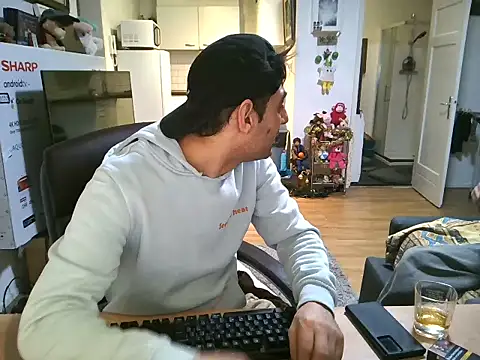 mihaimichael's cam snapshot