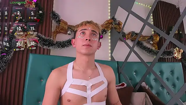 Naughty__Chriss's cam snapshot