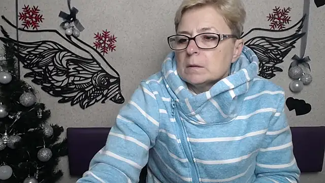 EmiliaGree live sex cam