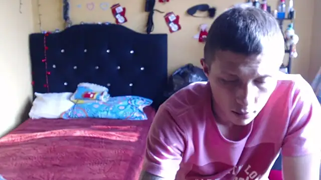 Violet_And_Smith's cam snapshot