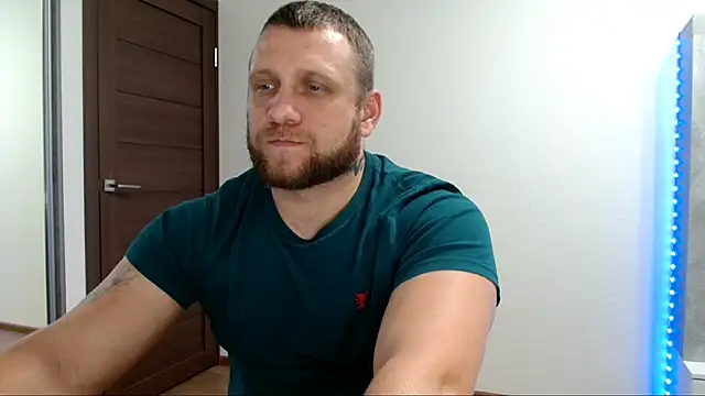 B-L-O-N-D's cam snapshot