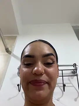 Sara-77 live sex cam