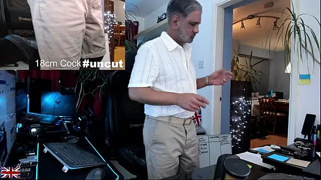 OnlineBossUK's cam snapshot