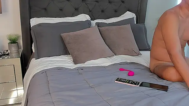 AntonellandJohan live sex cam