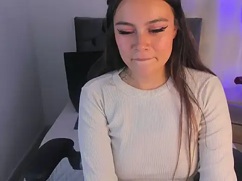 Adelaindiamond_'s cam snapshot