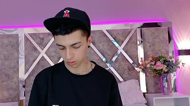 NickandAbby_'s cam snapshot