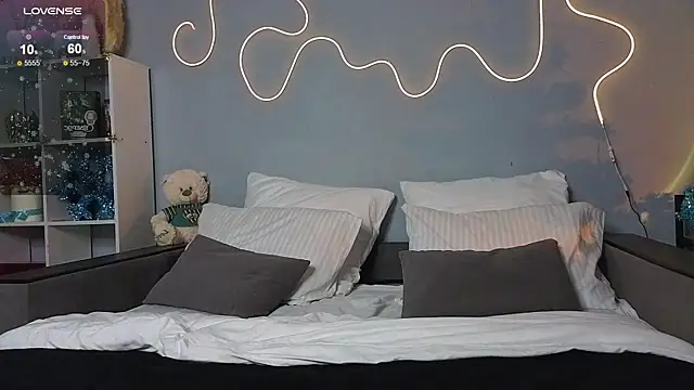 Mell_Hyees live sex cam