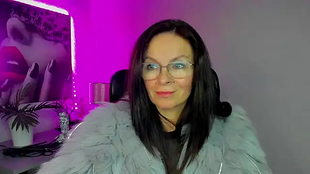 HelenLuxx live sex cam