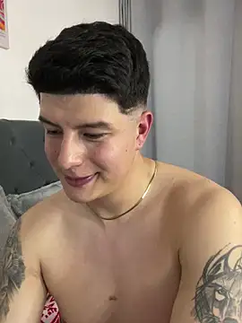 Goldenknight33 live sex cam