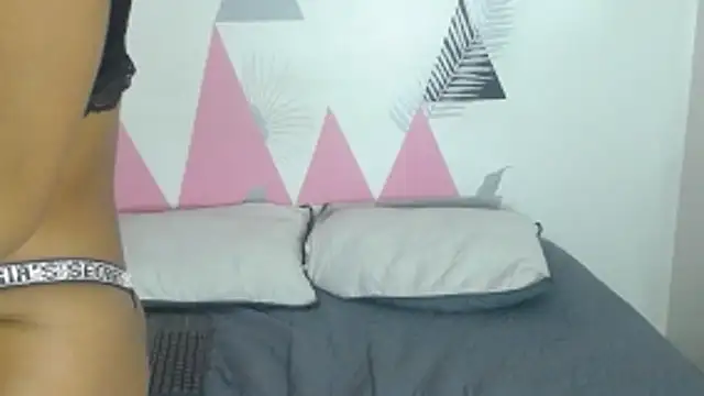 CamiilaReyes live sex cam