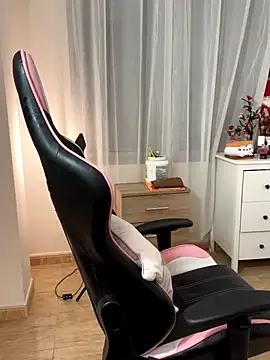 Adriennesexxx live sex cam