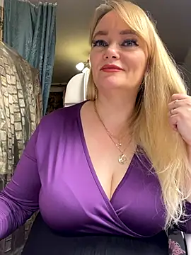 Sweet-blonde's cam snapshot