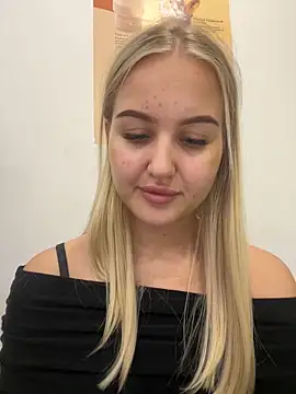 VanillaCakes live sex cam