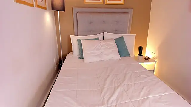 AndreaMartini live sex cam